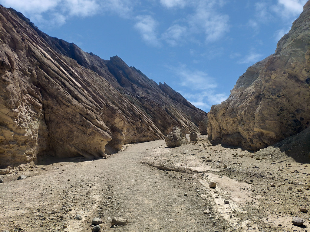 Le Golden Canyon est situé à proximité de Furnace Creek, connue pour ses records de chaleur extrême