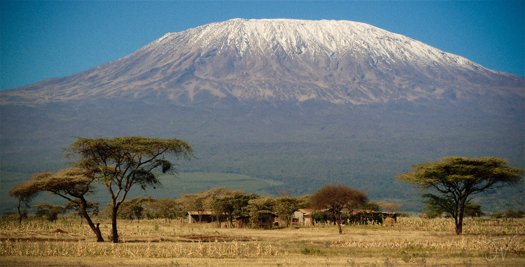 Le Kilimandjaro, avec ses 5 895 mètres d’altitude, est le toit de l’Afrique