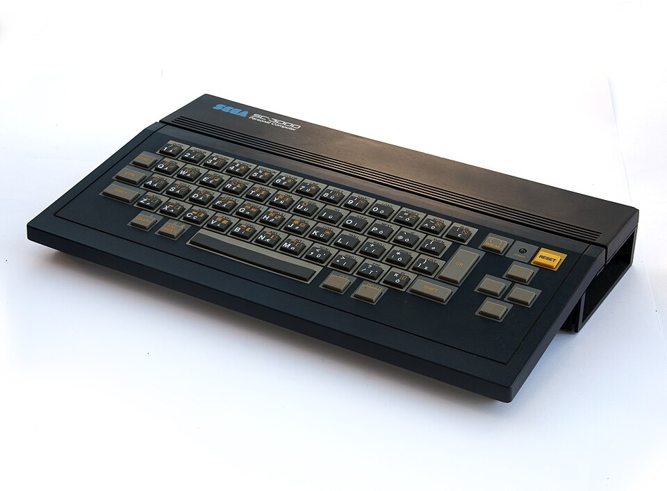 Ordinateur personnel Sega SC-3000 (1983), conçu avant la SG-1000 et compatible avec celle-ci via le clavier SK-1100
